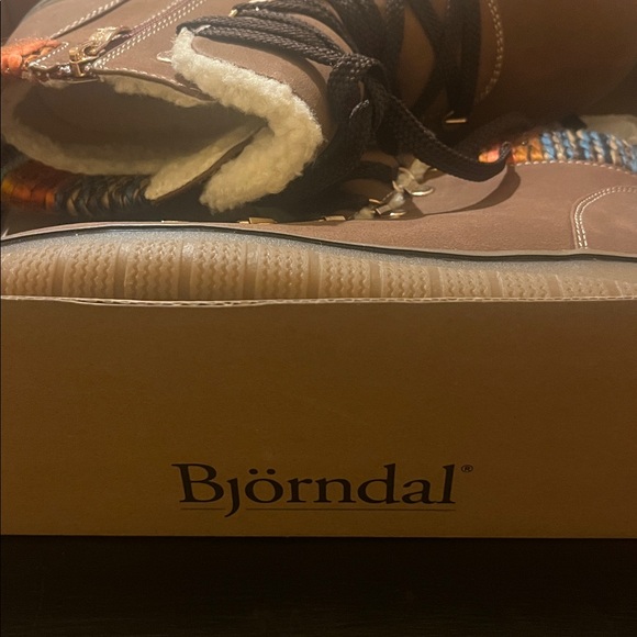 Björndal Women's Brown Faux Suede Winter Snow Fur Lining and Colorful Cuff - Picture 2 of 4